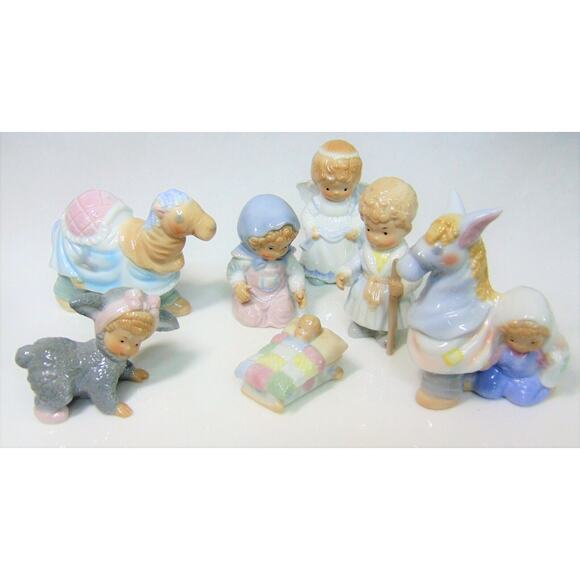 House Of Lloyd Porcelain School Pageant Nativity Set Christmas Around The World - Picture 2 of 5